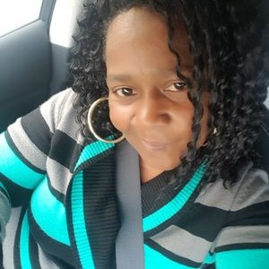 Meet your Posher, Denise